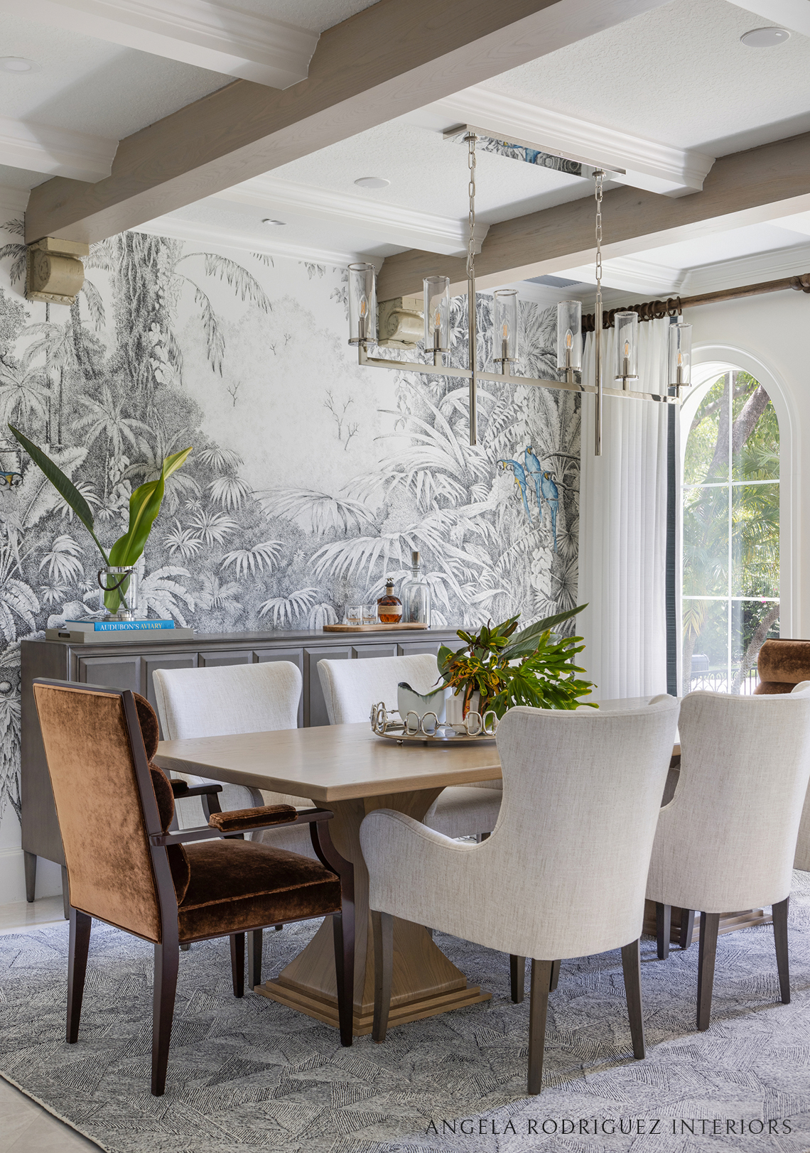 Luxurious dining room with ceiling beams