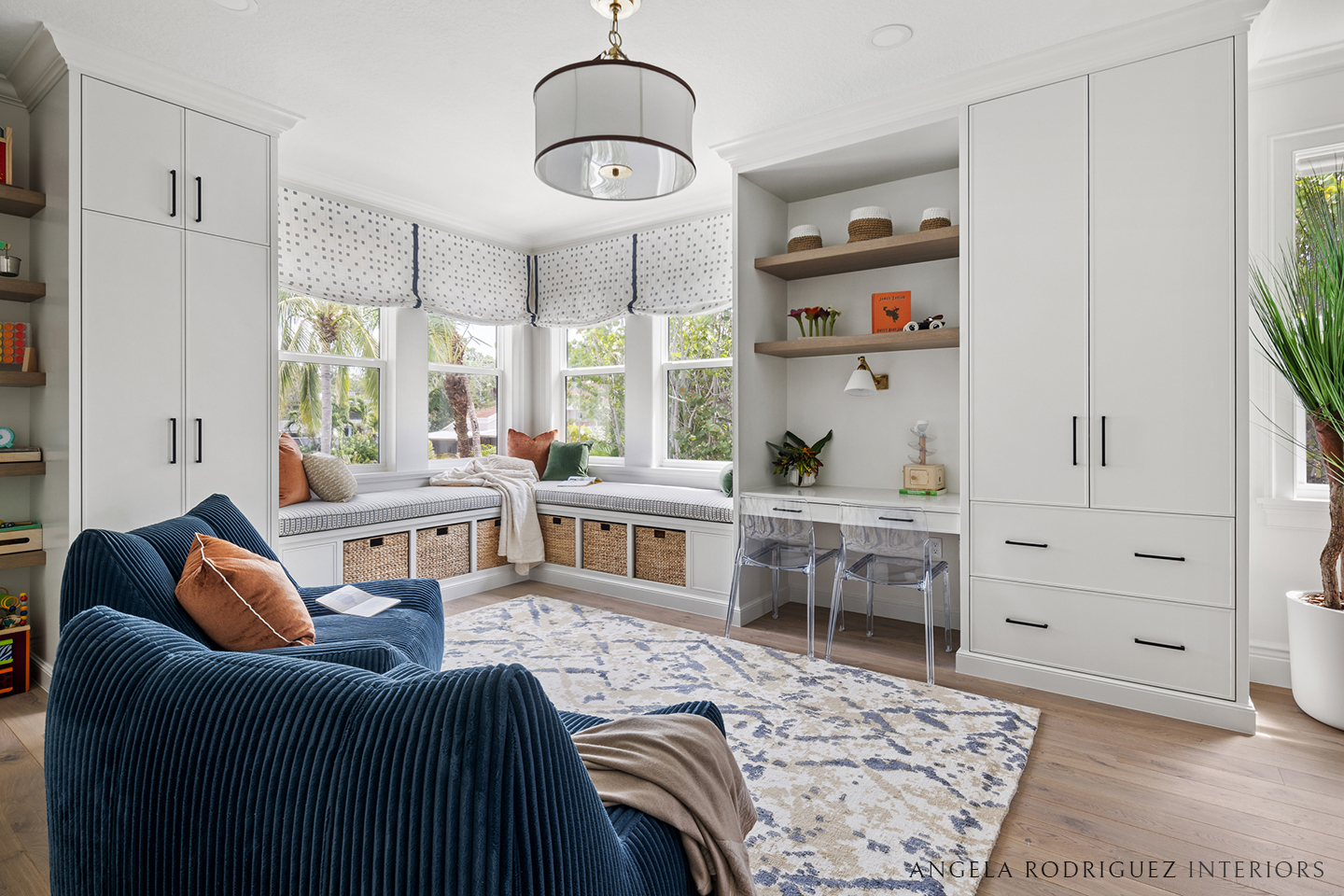 Study nook design by Angela Rodriguez Interiors